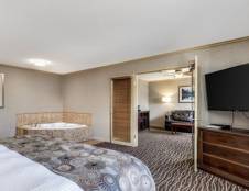 Whirlpool Suite One King