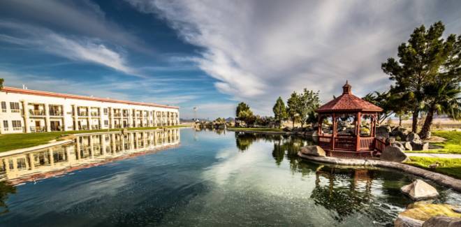 Longstreet Inn & Casino