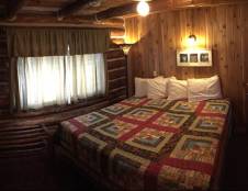 Hotel Room 1 King (Room 09, Room 10)