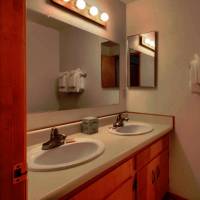 Yosemite Mountain Lodge, 99