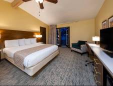 Deluxe Rooms - 1 King or 2 Queens