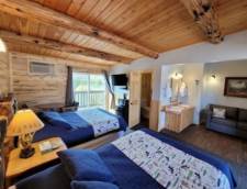 Riverfront Motel - Two Queen Beds & Full Hideabed Sofa