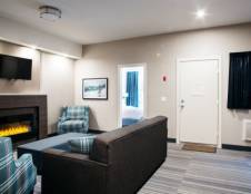 King Explorer Suite with Fireplace