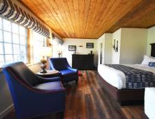 Boathouse Rooms with Lake View - 1 Queen or 2 Queens