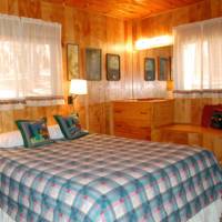 Raccoon's End - Bedroom 1