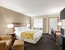 1 King Bed, Studio Suite