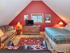 Kay's Nest - 1 King & 1 Sofa Sleeper