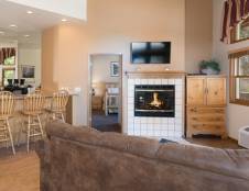 Honeymoon Suite - 1 King & 1 Sofa Sleeper