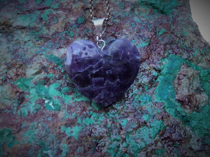 https://res.cloudinary.com/rock-n-hearts-inc/image/upload/v1601517564/New%20Hearts/purplejamongreen.jpg