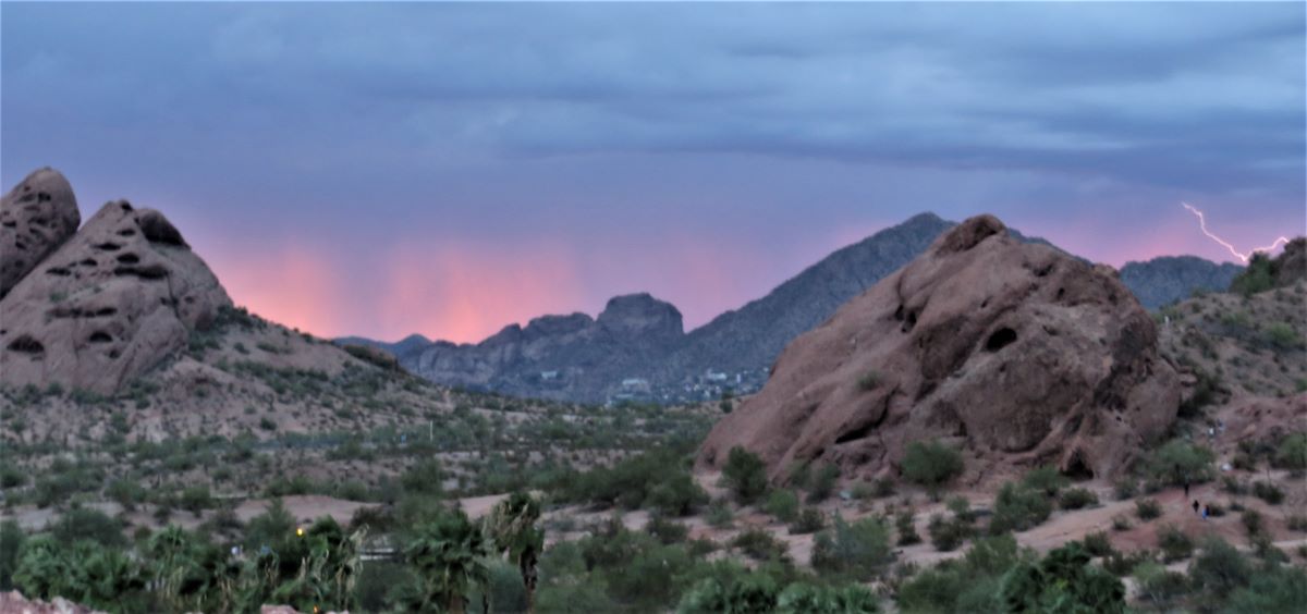 https://res.cloudinary.com/rock-n-hearts-inc/image/upload/v1664849715/CanonPS/camelbacklightcapturepapagoOct032022.jpg