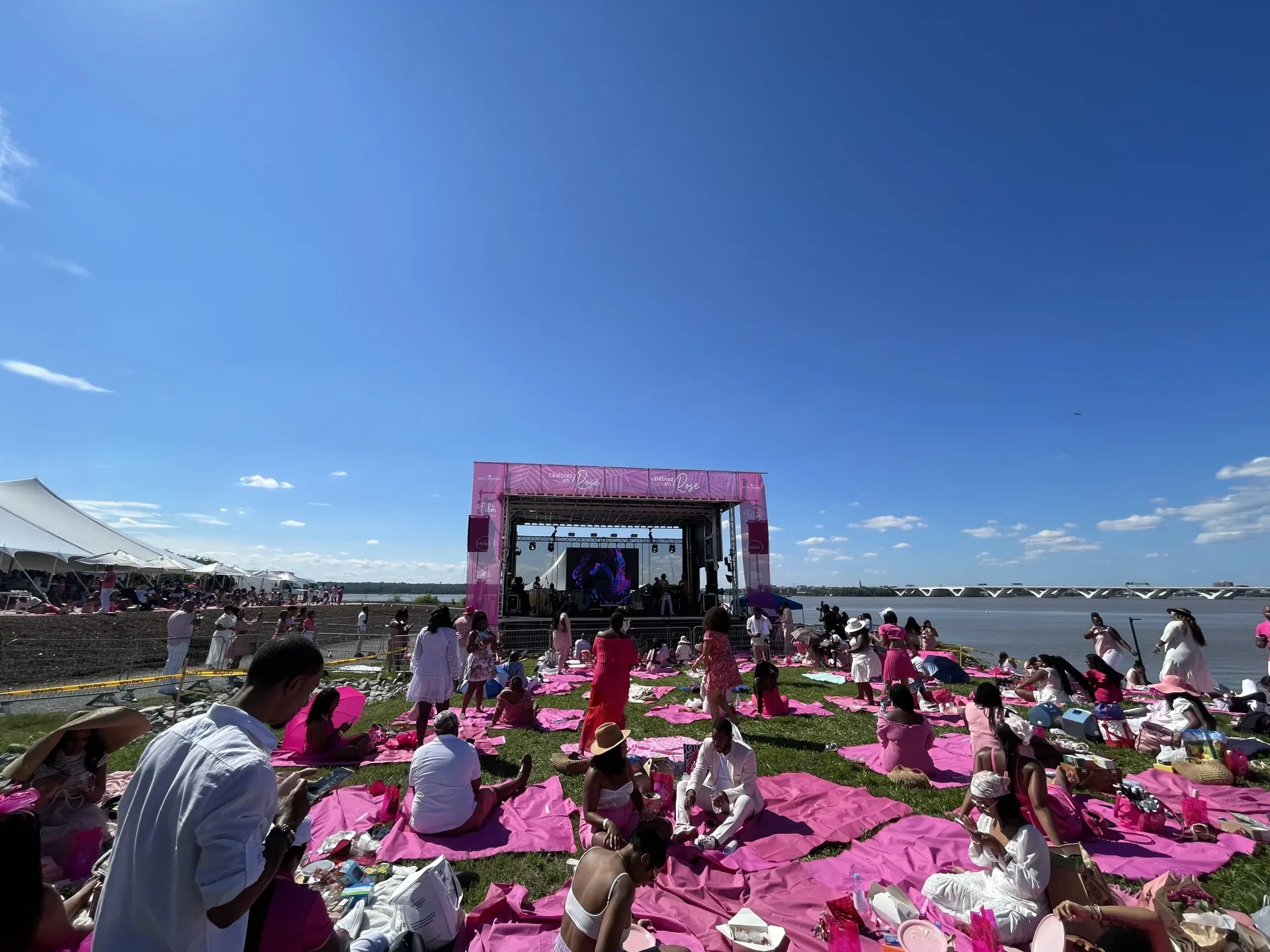 Celebrez En Rose festival stage evening atmosphere