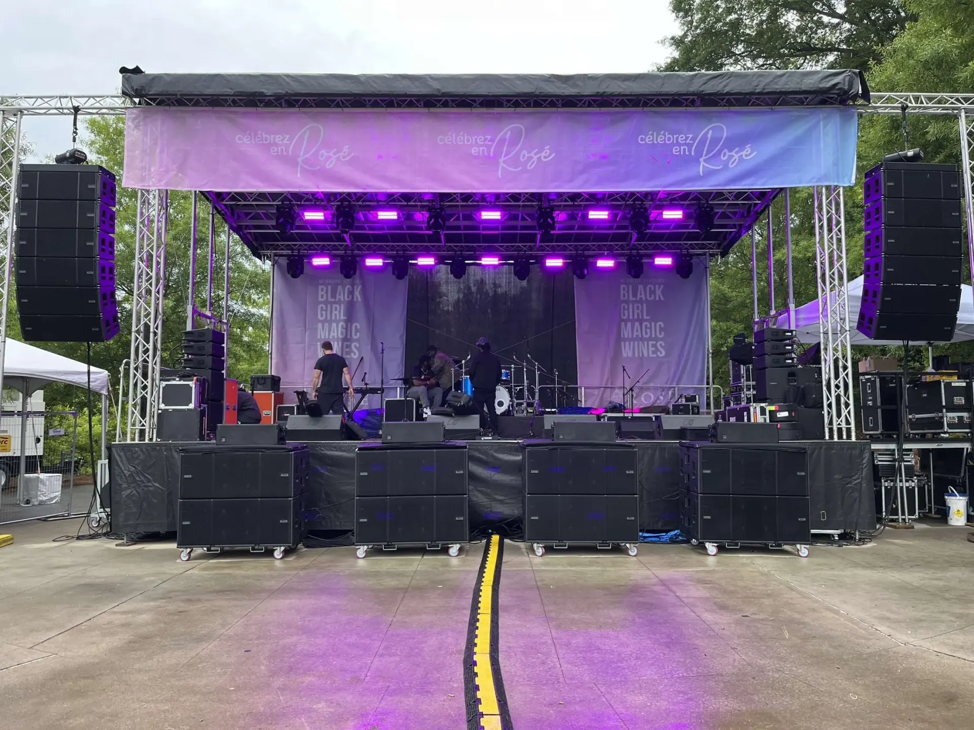 Celebrez En Rose outdoor festival stage panoramic view