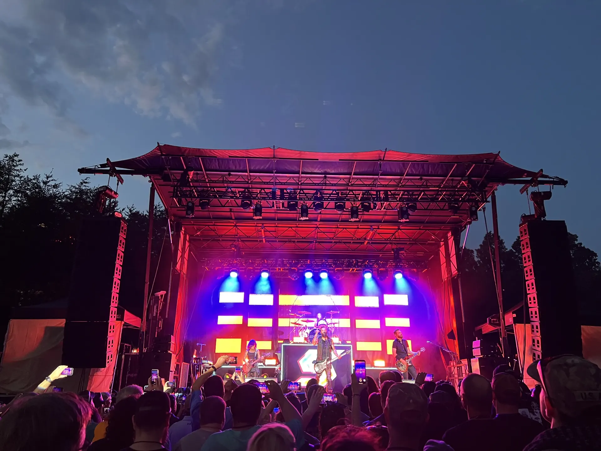 Skillet SL260 Knoxville concert night view