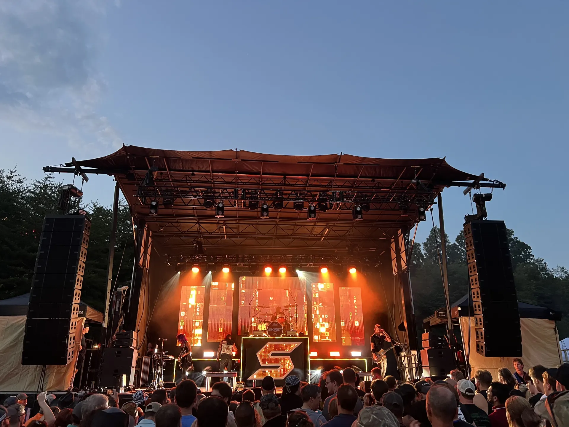 Skillet SL260 Knoxville concert stage lighting