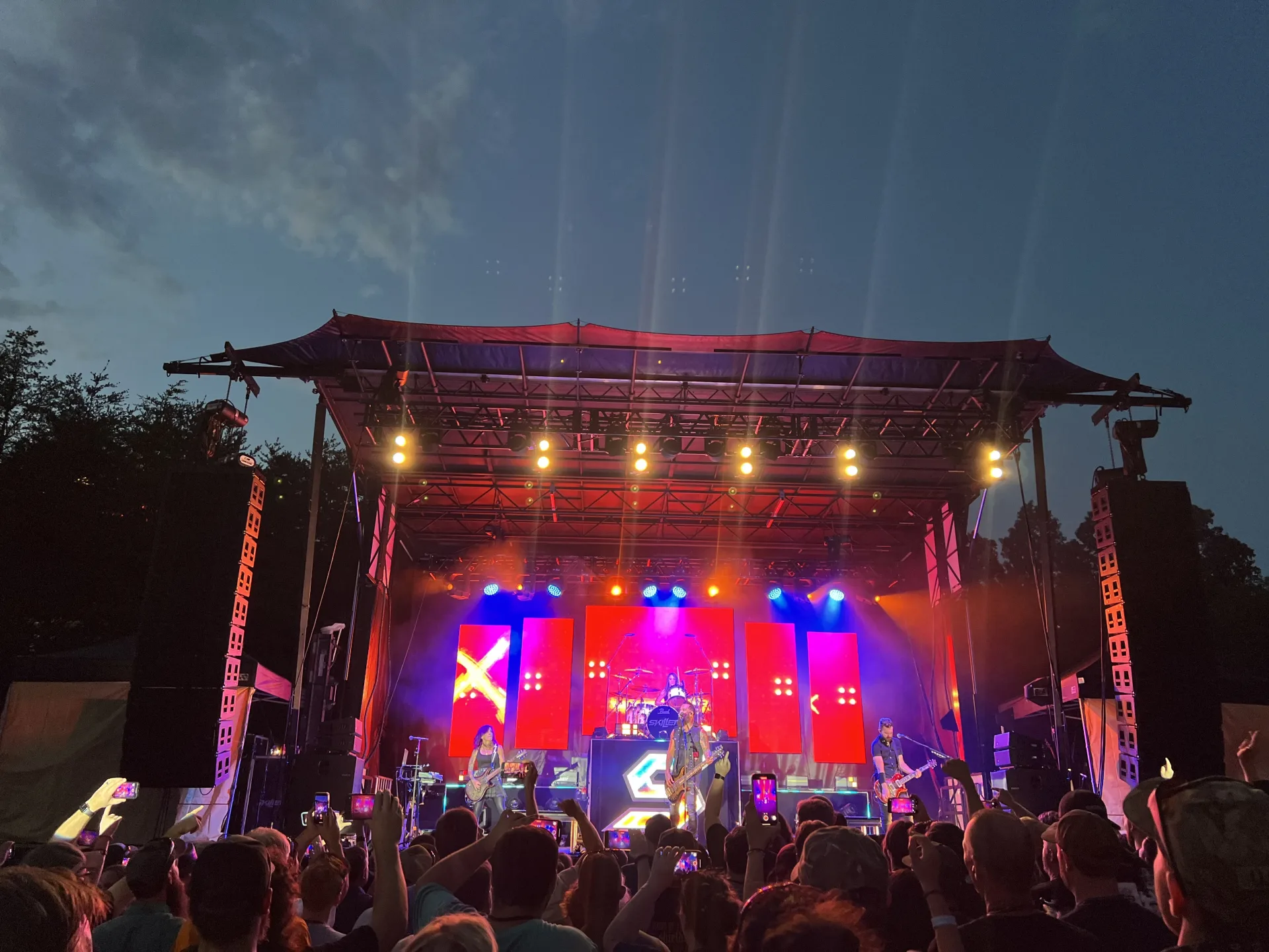 Skillet SL260 Knoxville concert stage night