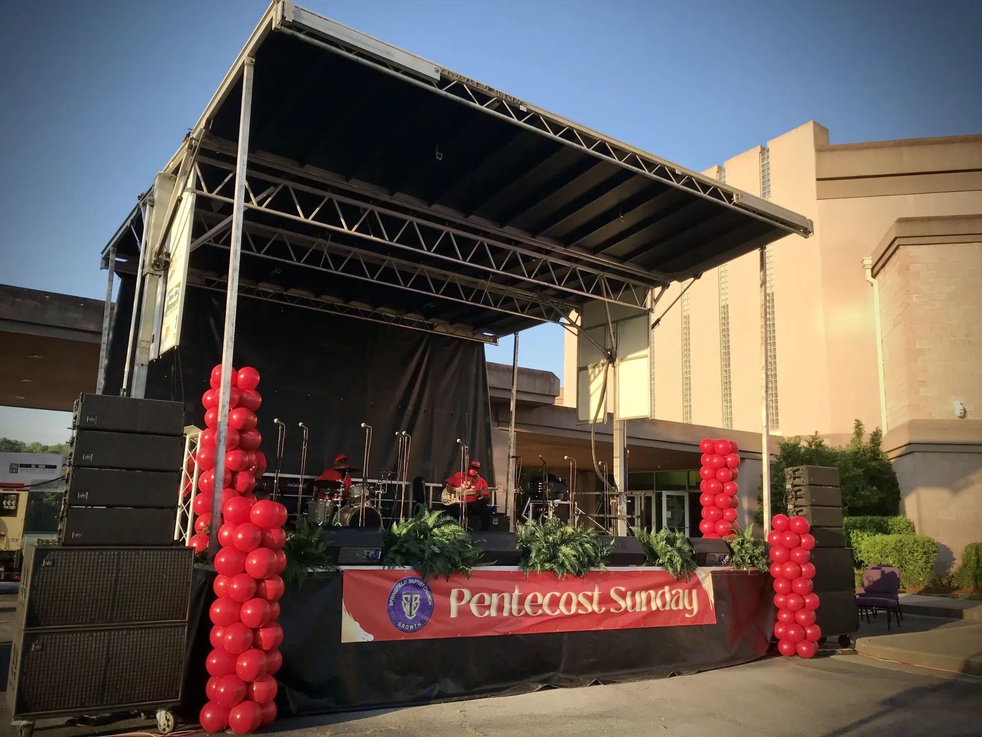 SL100 mobile stage outdoor concert with PA and lighting