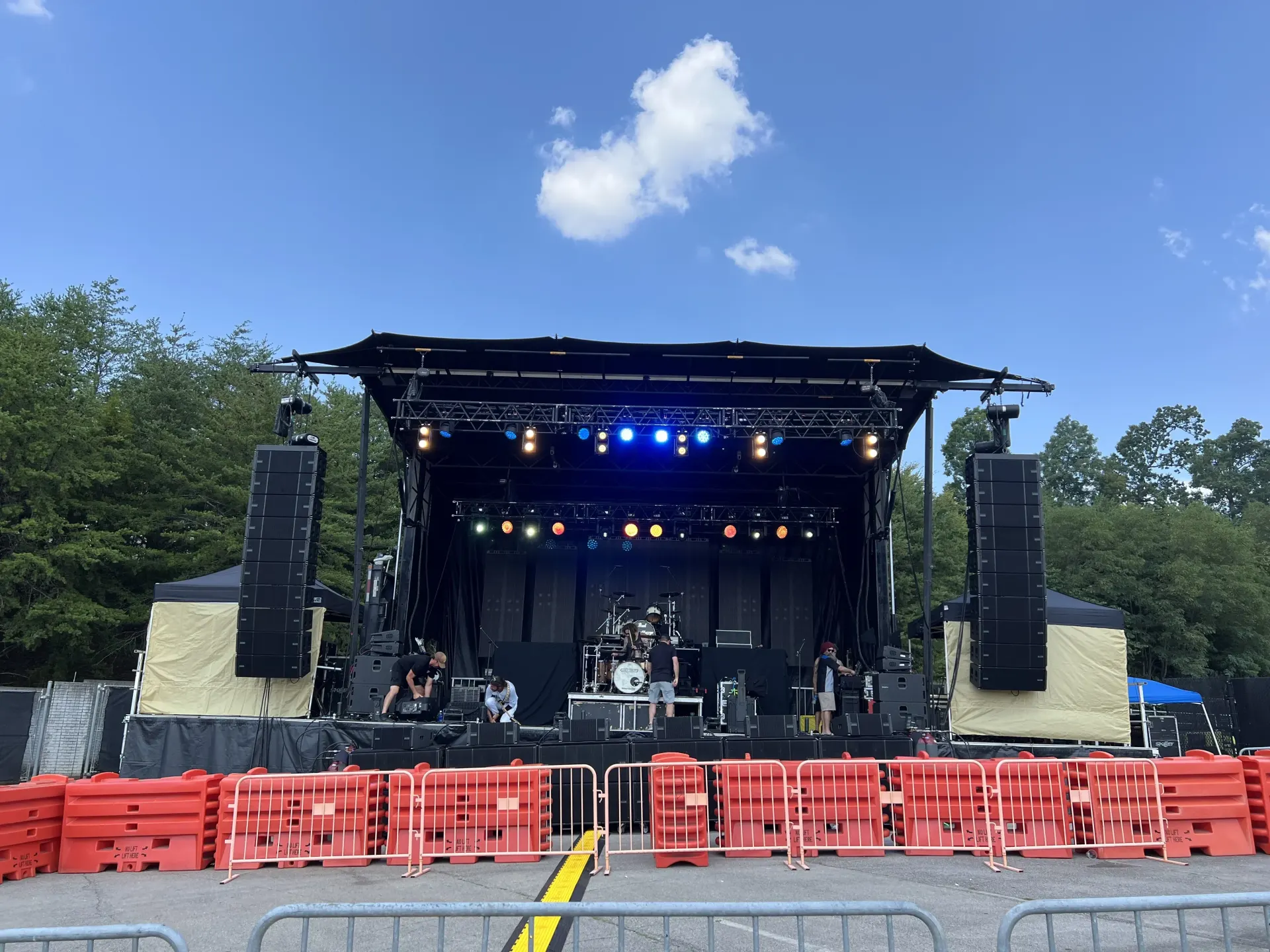 SL260 outdoor corporate stage production