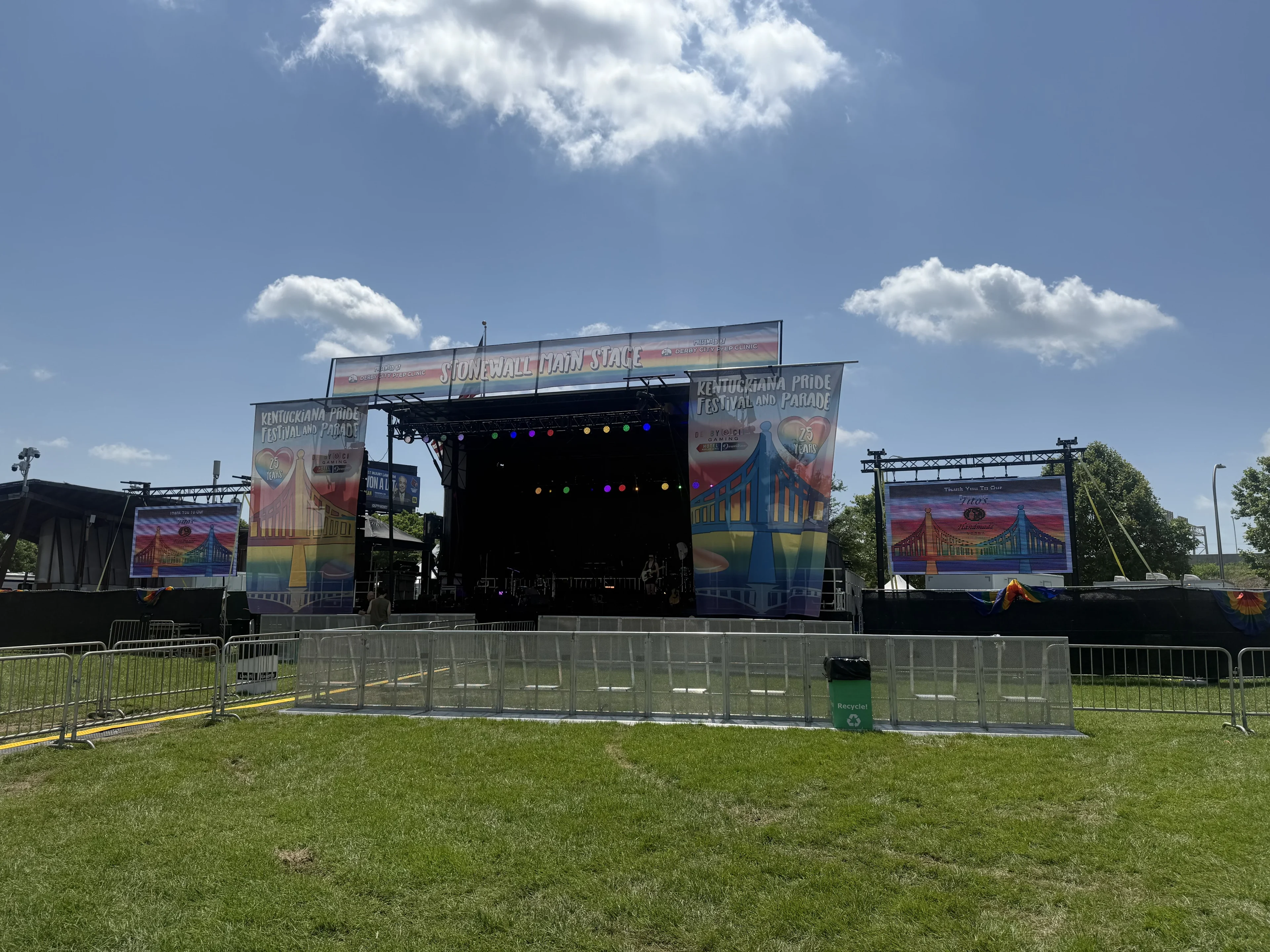 StageLine SL260 with LED video wall IMAG system