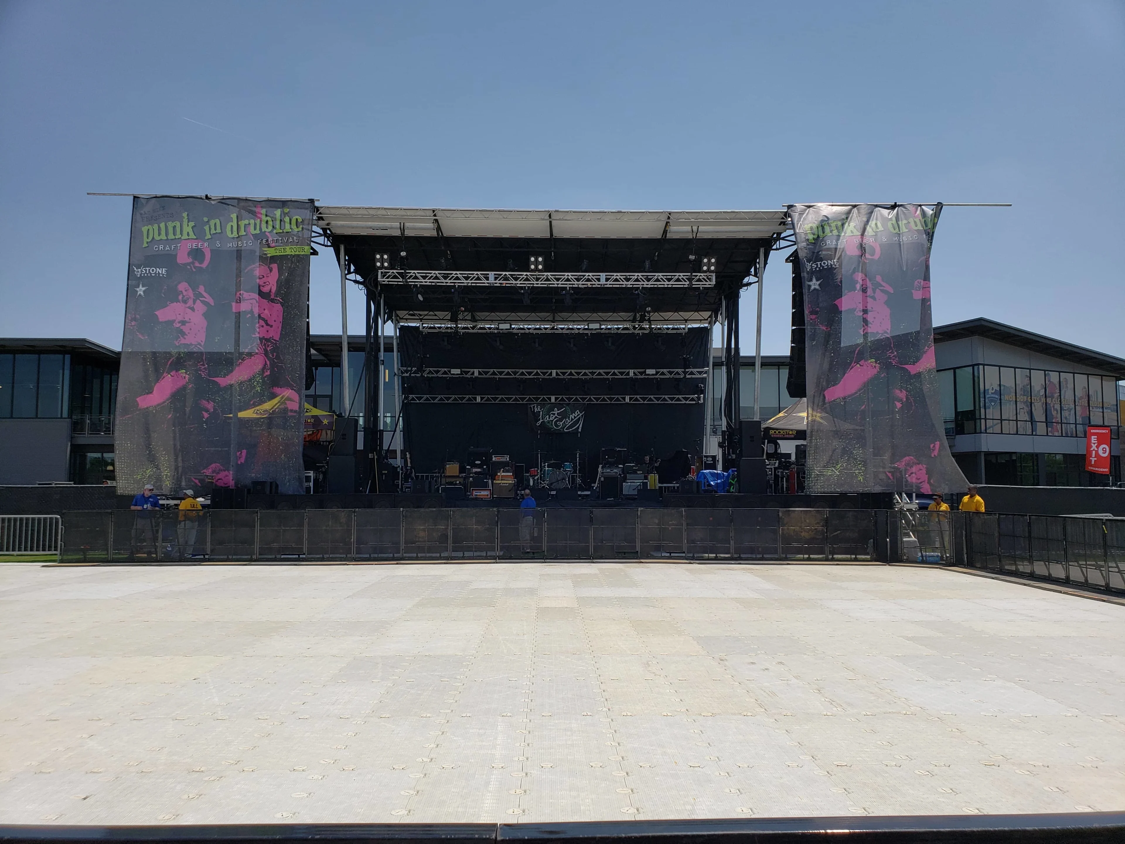 StageLine SL320 craft beer music festival stage