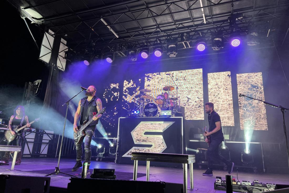 Skillet Knoxville SL260 concert audio and lighting