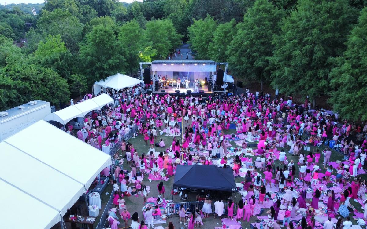 Celebrez En Rose festival stage with concert lighting