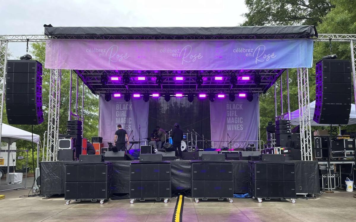Celebrez En Rose outdoor festival stage panoramic view