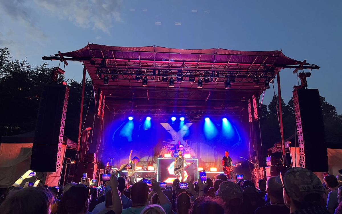 Knoxville SL260 outdoor concert production