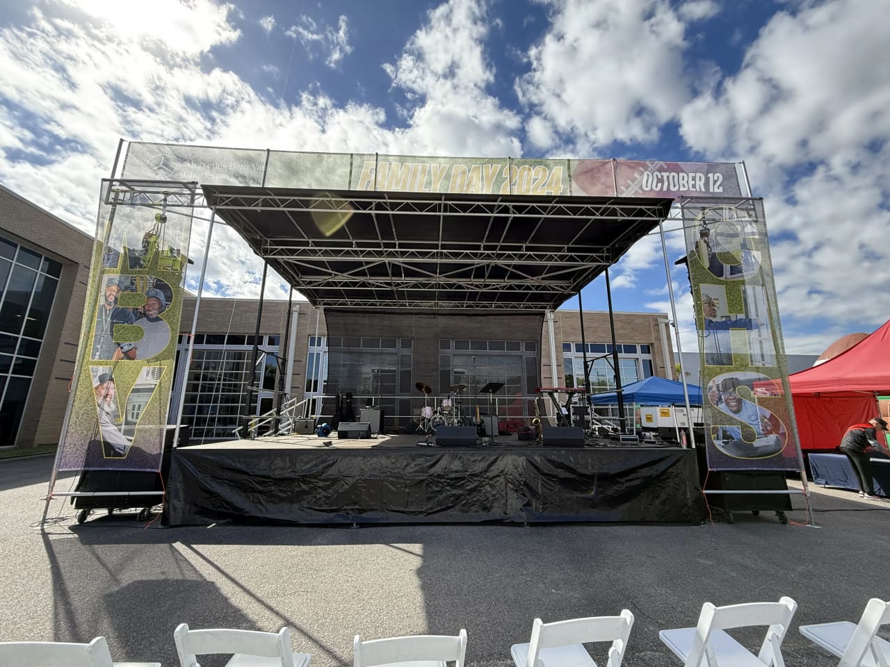 EuroStage ES-2620 front corporate light and audio setup