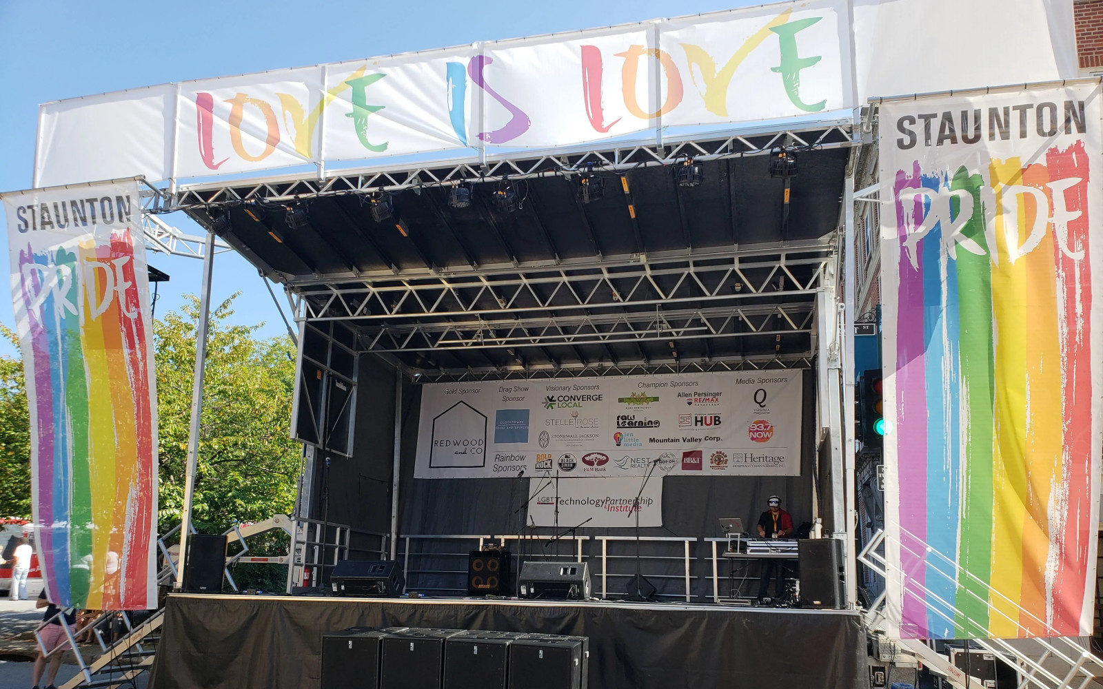 SL100 outdoor stage with lighting and audio array