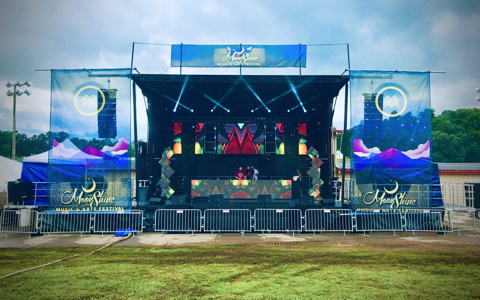 SL260 concert audio and lighting outdoor production
