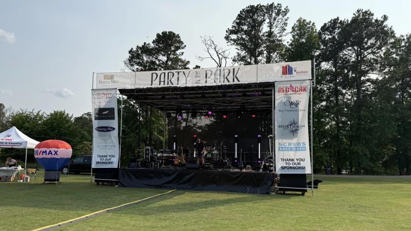 Party in the Park event with ES2620 EuroStage