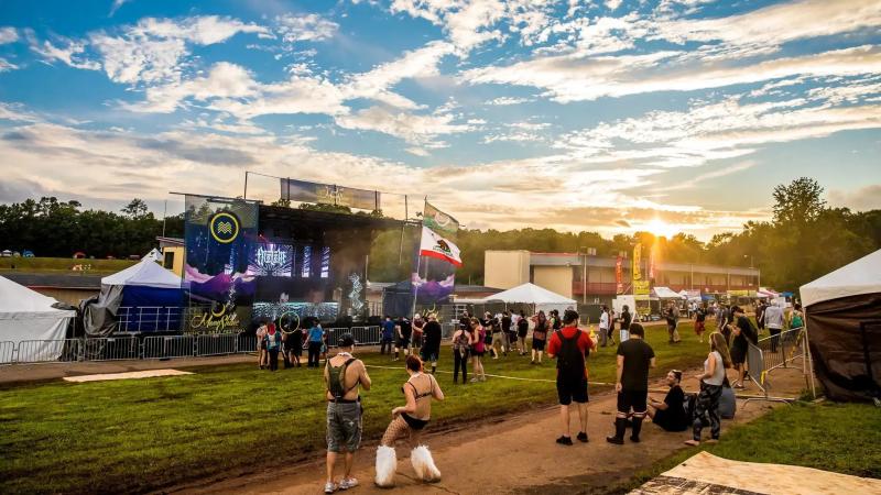 Large scale outdoor concert staging production