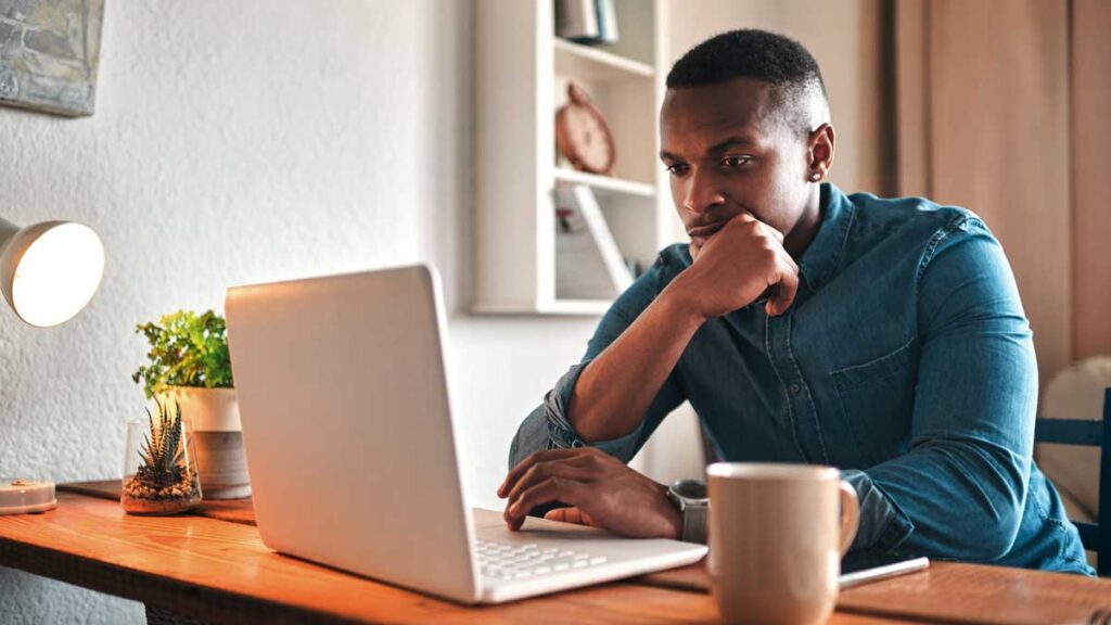 A Nigerian data analyst balancing a full-time remote work and side hustle