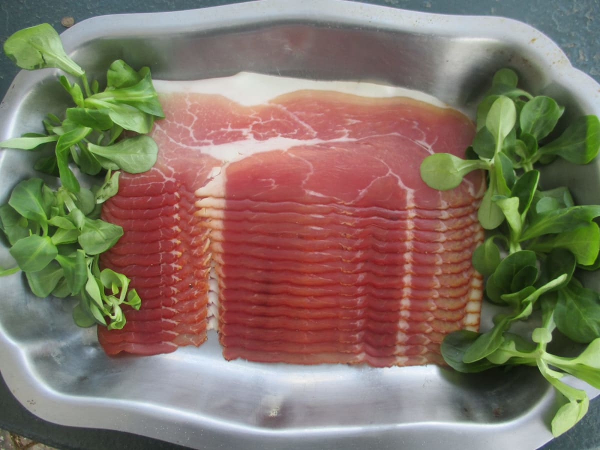 Raw Schwarzwälder Schinken — Pork Leg cut