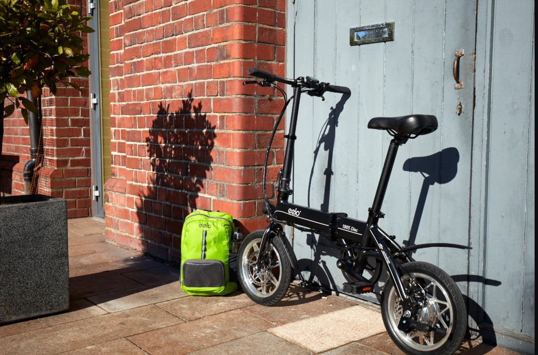 eelo 1885 review eelo 1885 Explorer Ebike deployed near a dive site