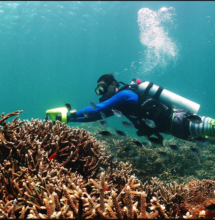 asiwo Manta 40M review Manta 40M sea scooter testing underwater in ocean