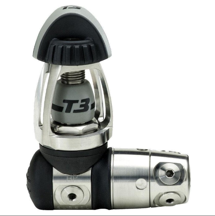 atomic t3 T3 Regulator close up of the titanium second stage with comfort swivel on dive hose