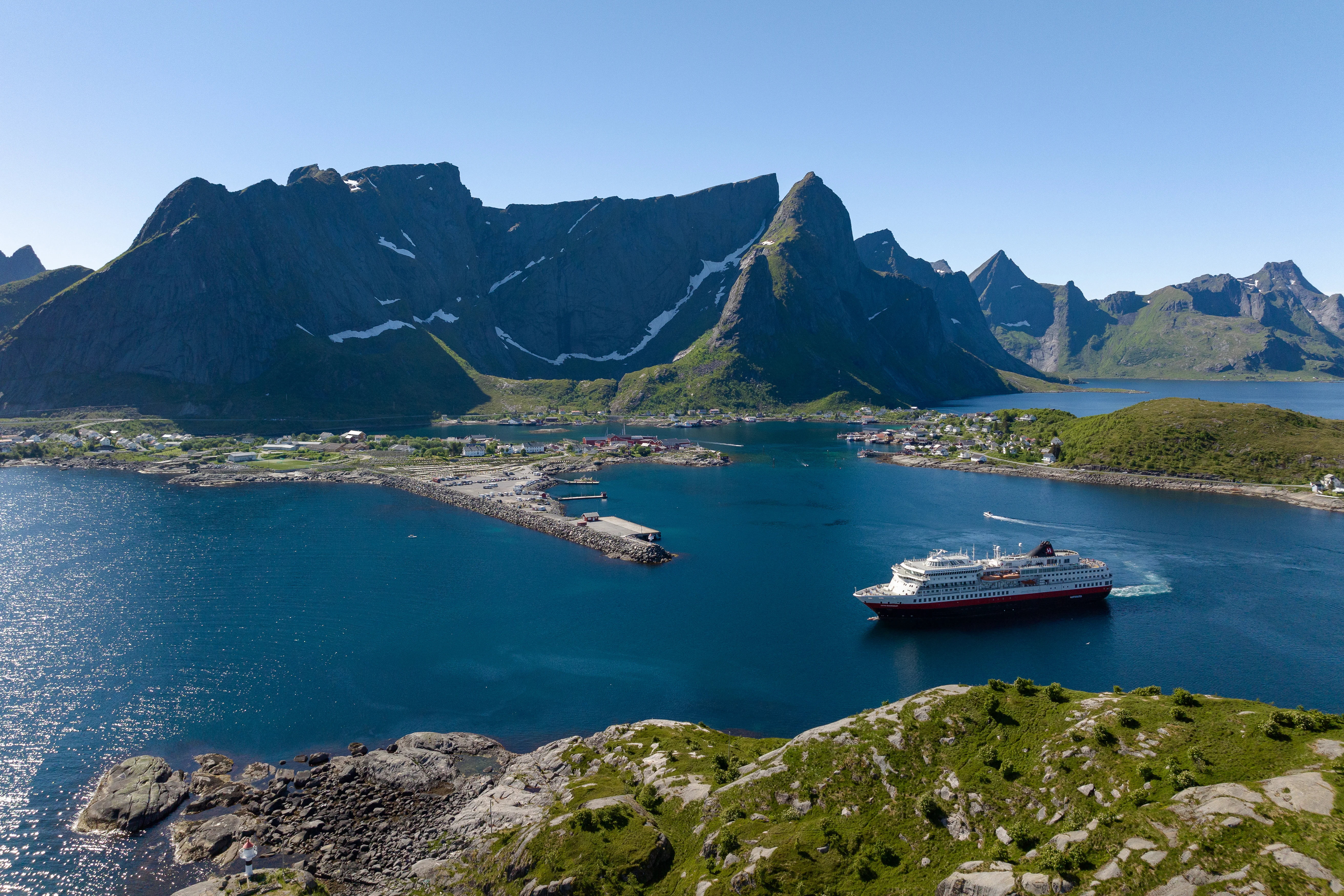 Upplev den norska kusten med Hurtigruten