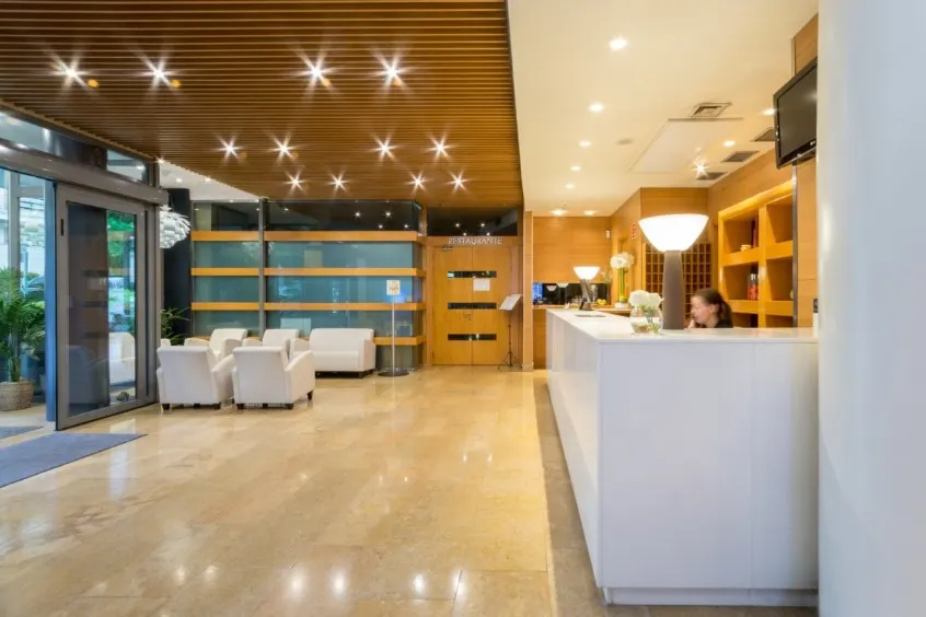 Rolfs Flyg & Bussresor AB