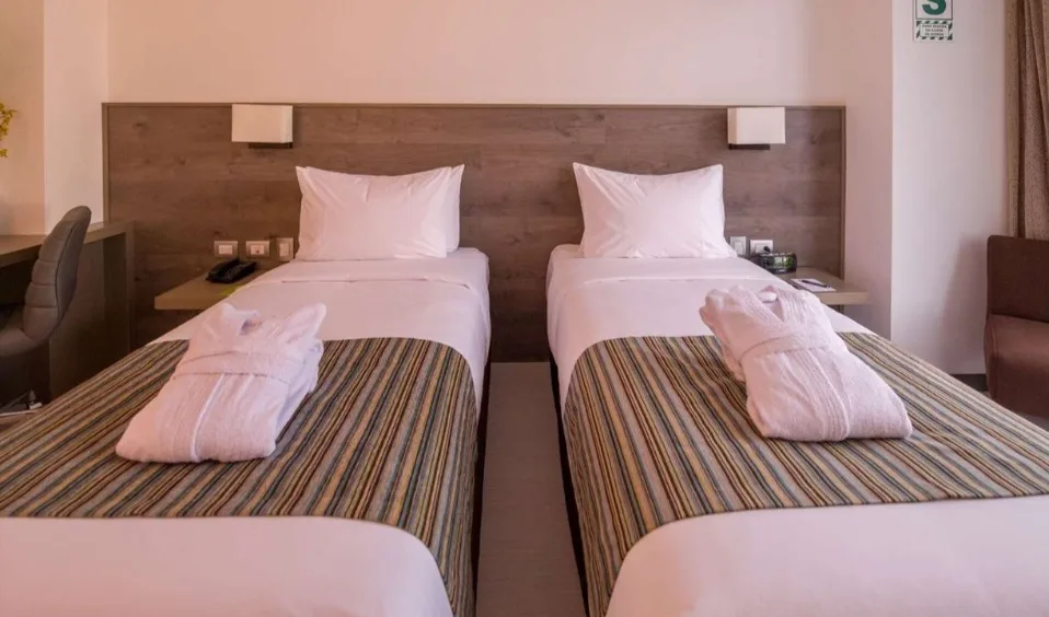 Rolfs Flyg & Bussresor AB