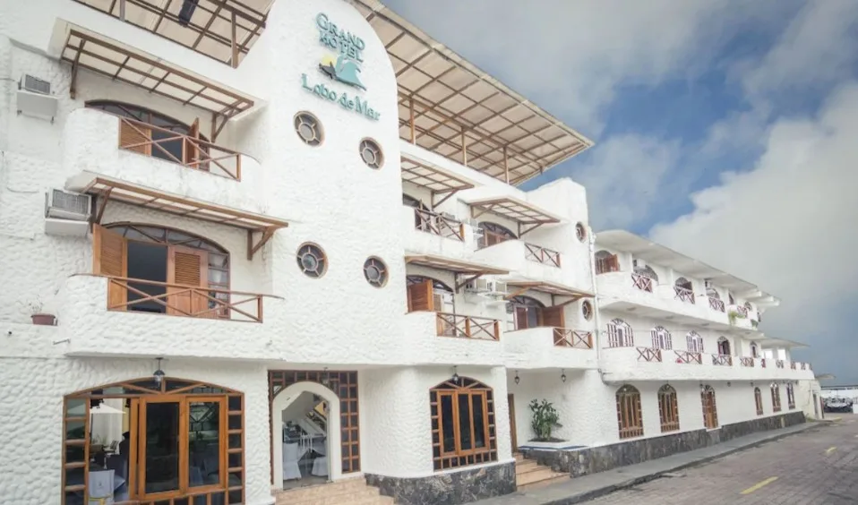 Rolfs Flyg & Bussresor AB