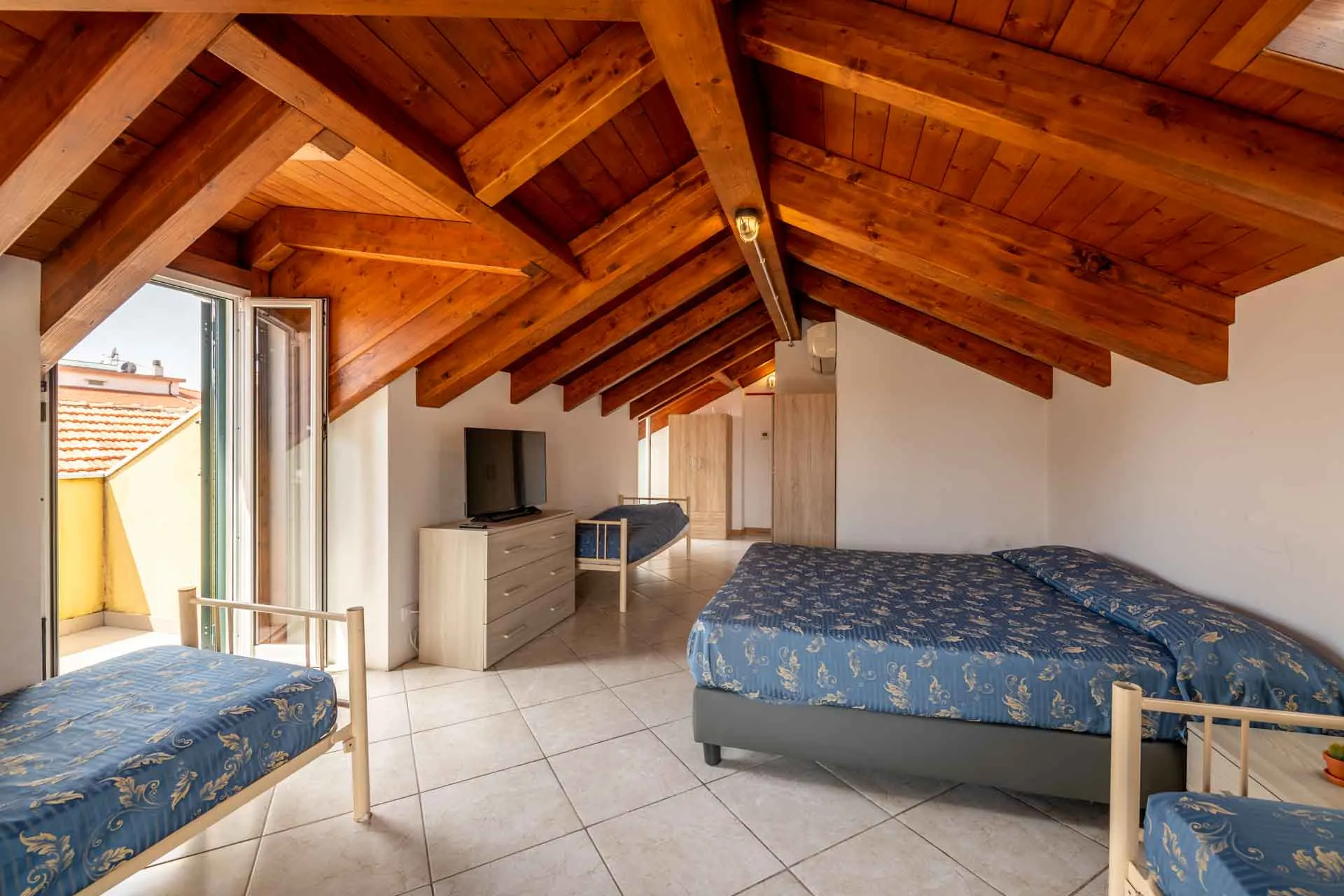 Rolfs Flyg & Bussresor AB