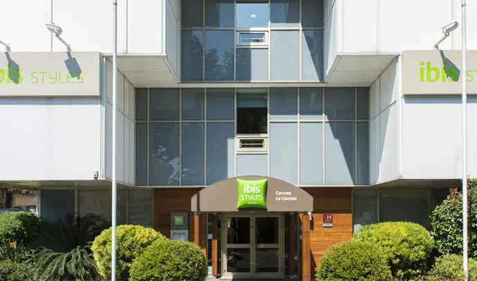 Rolfs Flyg & Bussresor AB