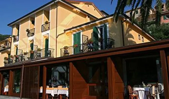 Rolfs Flyg & Bussresor AB