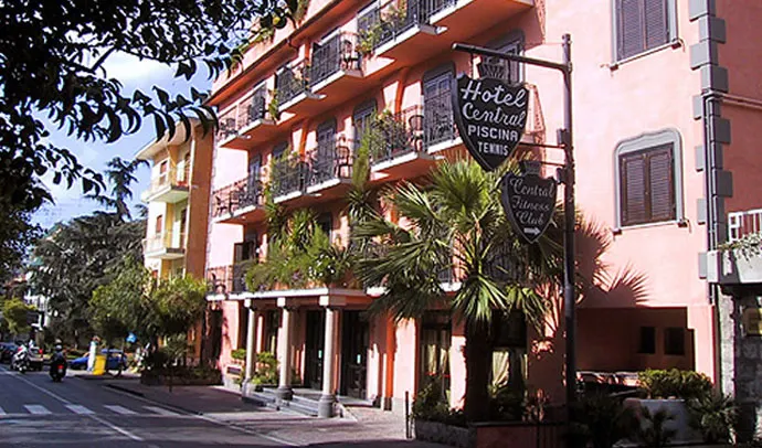 Rolfs Flyg & Bussresor AB