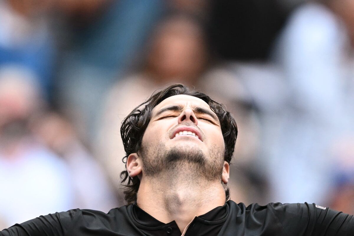 Helamerikanskt i första semifinalen i US Open