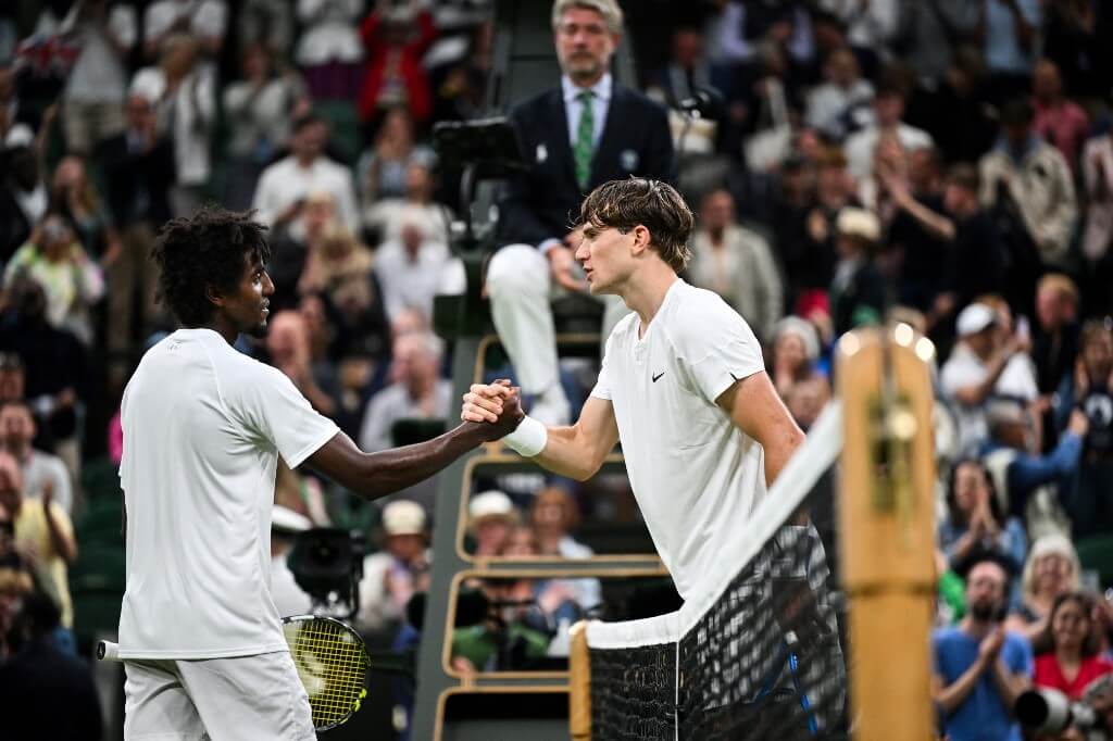 Ymer utslagen - Superitaliensk match att vänta under kvällen