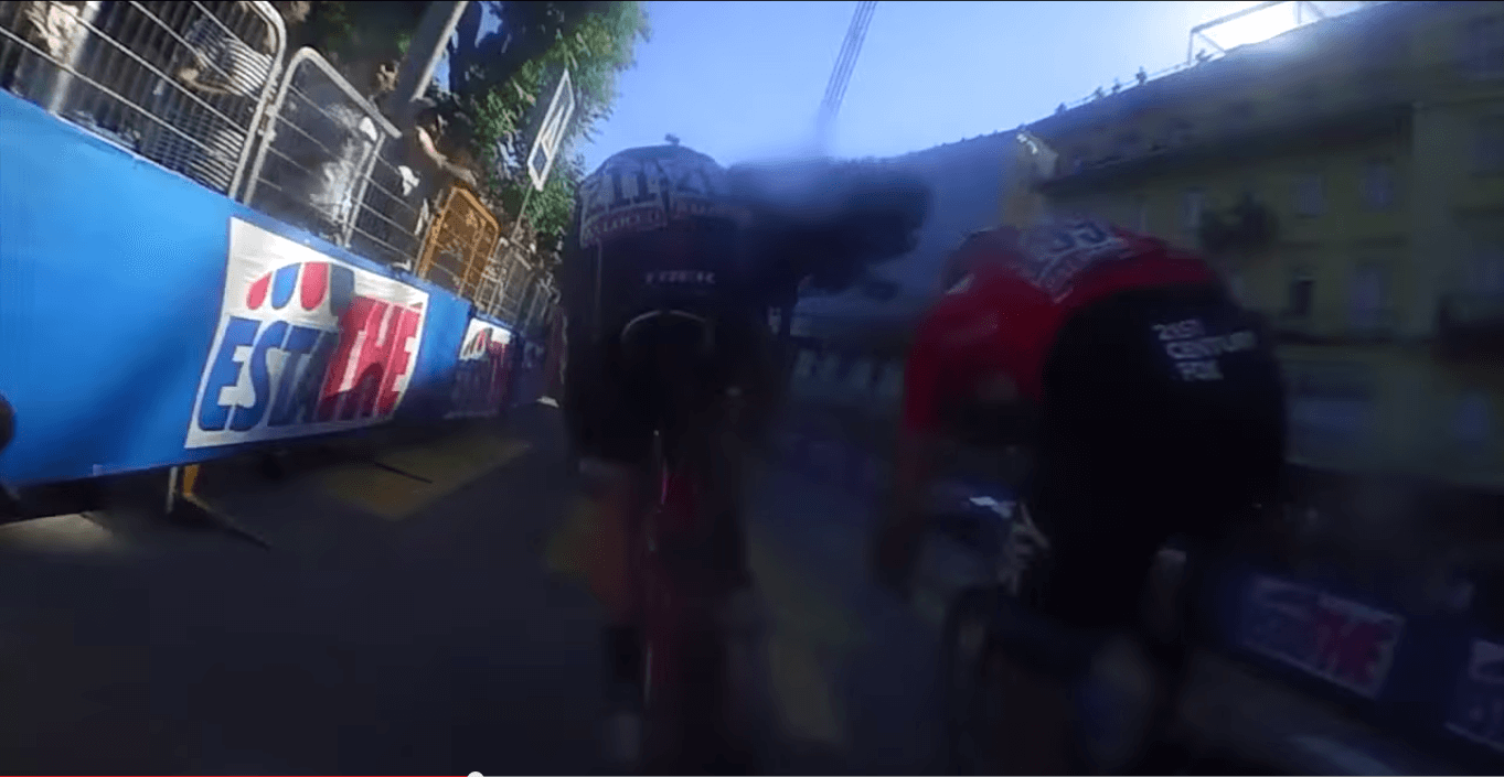 Wow! Så ser en spurt i Giro d'Italia ut från cykelstyret