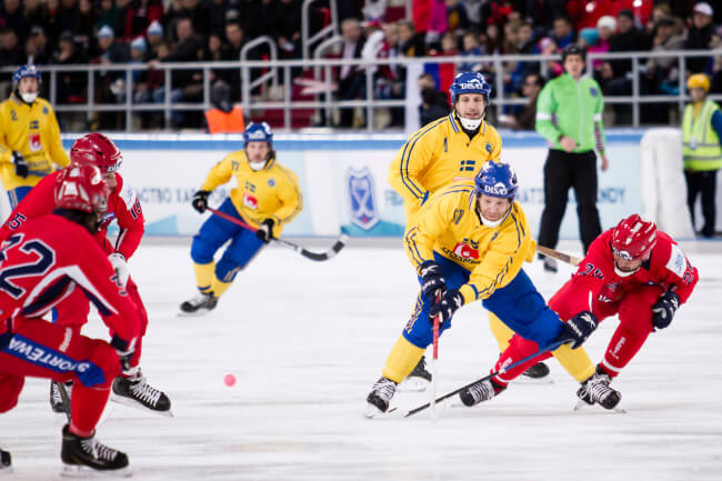 Final i bandy-VM, full omgång i SHL och spektaklet Super Bowl - Så maxar du tv-sporthelgen V 5