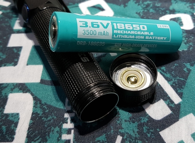 S30RIII_TailcapBattery.jpg